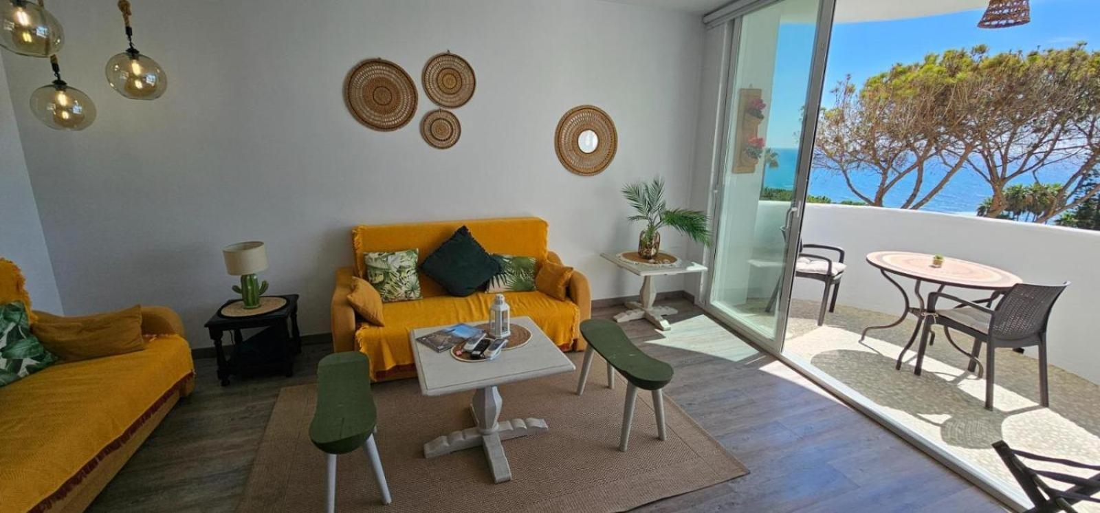 Beachfront Apartment In Calahonda מיחאס קוסטה מראה חיצוני תמונה